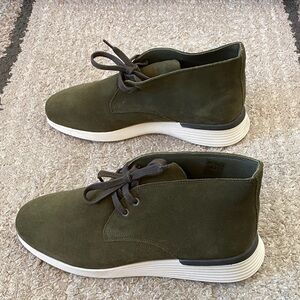 Like new Wolf & Shepherd leather upper lace up boots men’s size 8.5